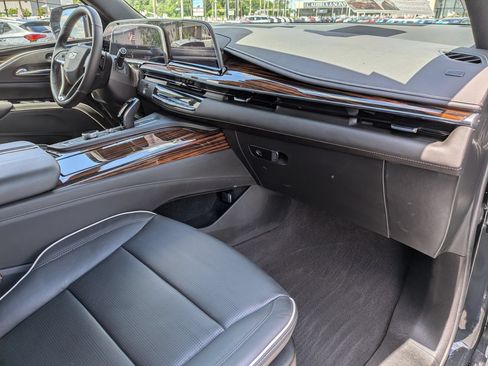 Certified 2023 Cadillac Escalade Premium Luxury AWD/4WD image 29