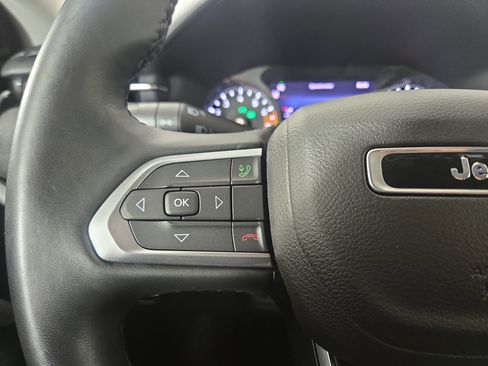 Used 2022 Jeep Compass Latitude image 16