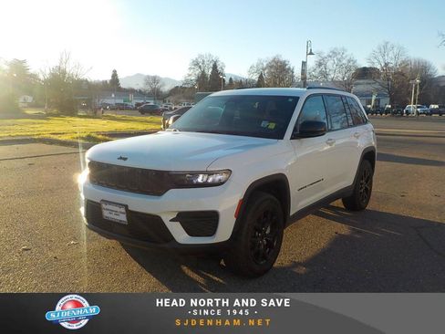 Used 2024 Jeep Grand Cherokee Altitude AWD/4WD image 1