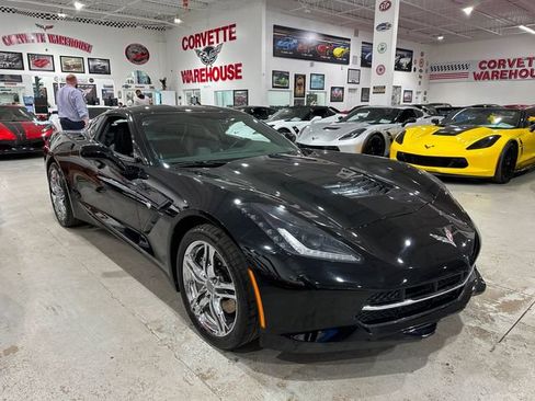Used 2017 Chevrolet Corvette Stingray Coupe w/ 1LT RWD image 24