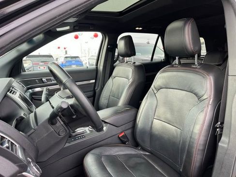 Used 2018 Ford Explorer Sport w/ Equipment Group 401A image 17