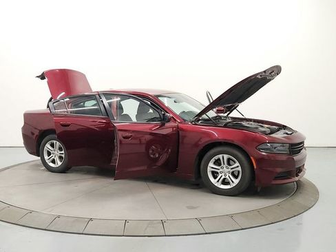 Used 2019 Dodge Charger SXT image 16