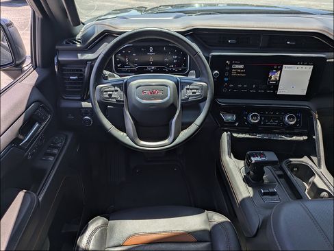 Used 2024 GMC Sierra 1500 AT4 w/ Technology Package AWD/4WD image 20