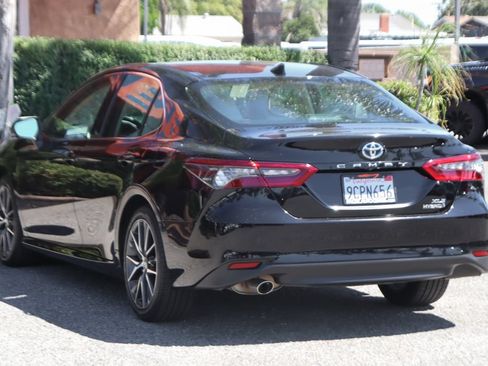 Used 2023 Toyota Camry XLE FWD image 6