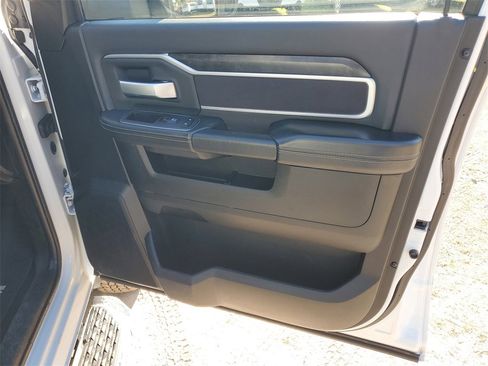 Used 2024 RAM 3500 Big Horn image 37