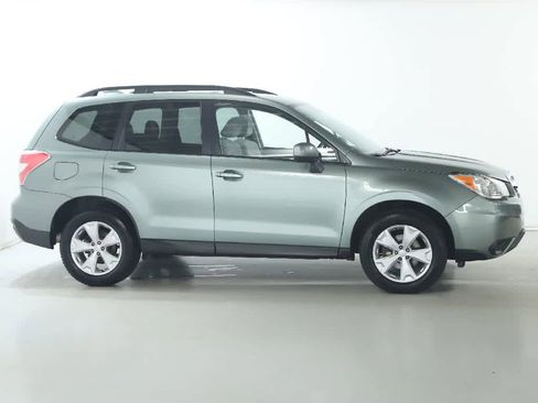 Used 2016 Subaru Forester 2.5i Premium w/ All-Weather Package AWD/4WD image 11