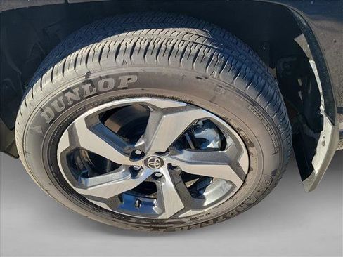 Used 2024 Toyota RAV4 SE image 14