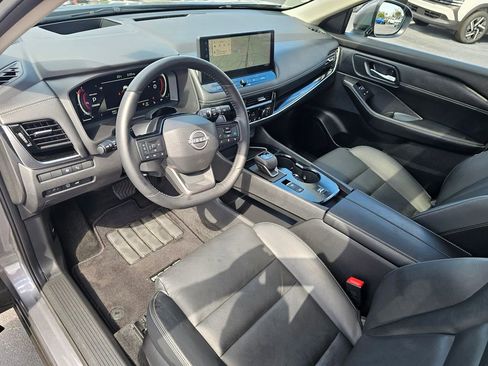 Used 2025 Nissan Rogue SL w/ Tech Package image 22