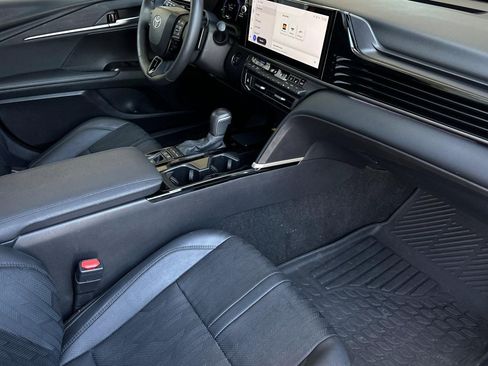 Used 2025 Toyota Camry XSE w/ Premium Plus Package FWD image 31