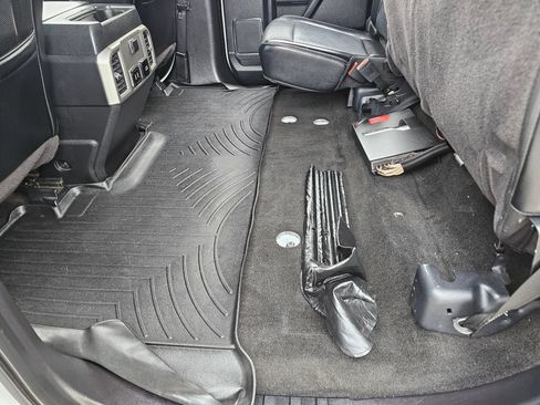Used 2018 Ford F250 Lariat w/ Lariat Ultimate Package AWD/4WD image 36