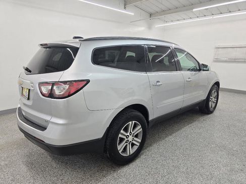 Used 2017 Chevrolet Traverse LT FWD image 6