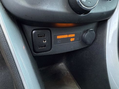 Used 2022 Chevrolet Trax LT w/ LT Convenience Package image 24