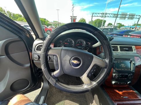 Used 2011 Chevrolet Suburban LTZ AWD/4WD image 11