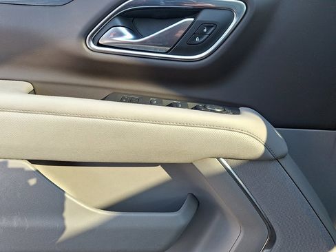 Used 2022 GMC Yukon SLT w/ SLT Luxury Package image 13