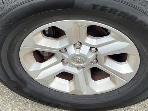 Used 2020 Toyota 4Runner SR5 image 15