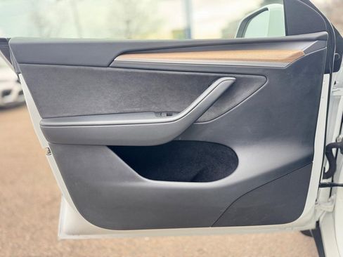 Used 2023 Tesla Model Y Long Range image 13