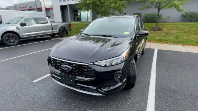 Certified 2023 Ford Escape ST-Line Select w/ Tech Pack #1 AWD/4WD image 7