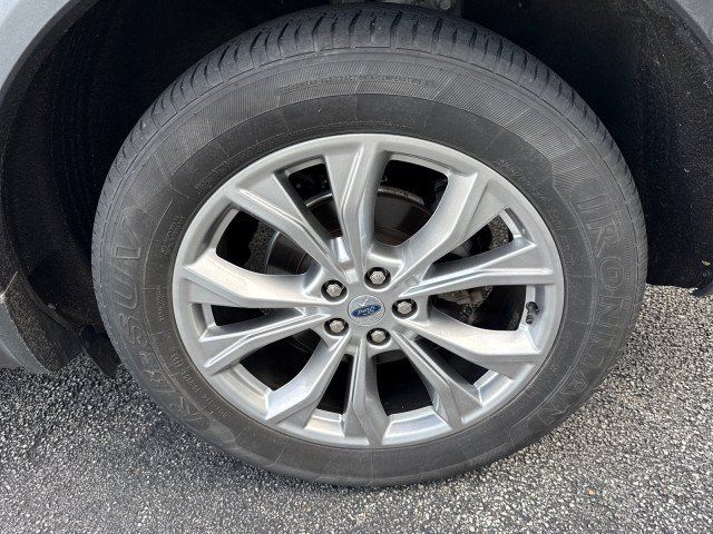Used 2021 Ford Explorer XLT w/ Equipment Group 202A AWD/4WD image 11