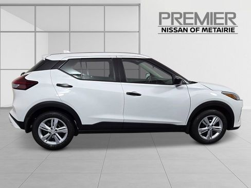 New 2025 Nissan Kicks Play S image 6