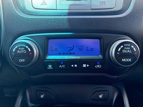 Used 2014 Hyundai Tucson Limited w/ Technology Package 02 FWD image 30
