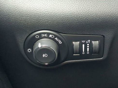 New 2026 Jeep Compass Latitude image 25