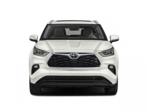 Used 2021 Toyota Highlander XLE AWD/4WD image 7