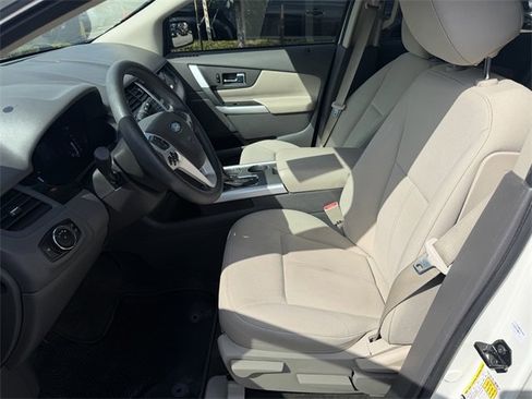 Used 2013 Ford Edge SE image 18
