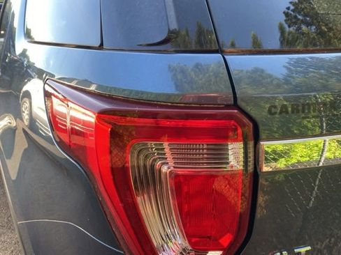 Used 2019 Ford Explorer XLT image 13