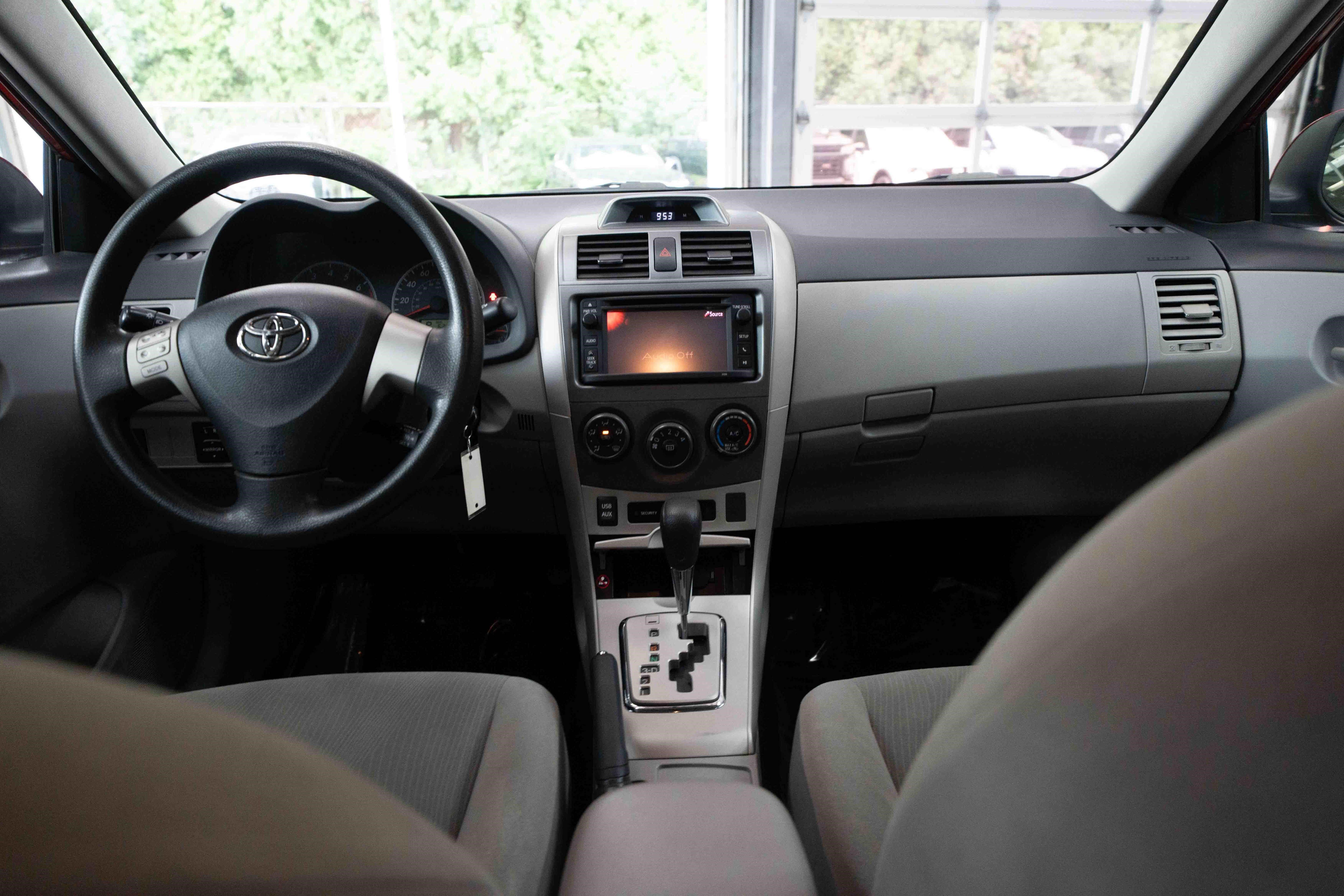 Used 2013 Toyota Corolla LE FWD image 20