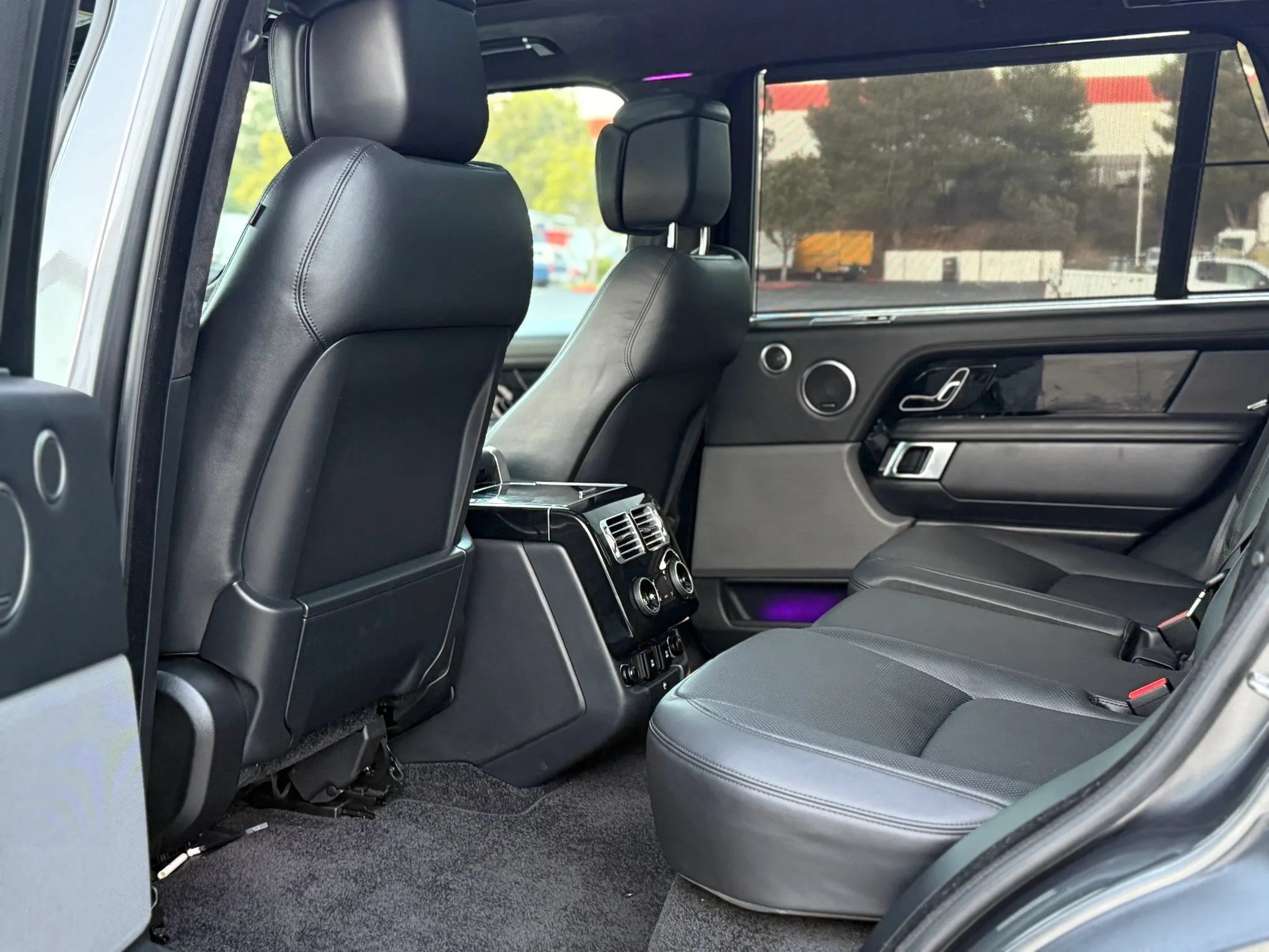 Used 2019 Land Rover Range Rover Long Wheelbase Supercharged AWD/4WD image 36
