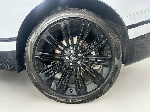 Used 2026 Land Rover Range Rover Velar Dynamic SE AWD/4WD image 29