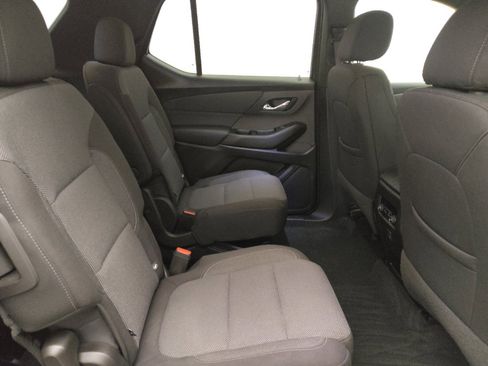 Used 2023 Chevrolet Traverse LT image 19