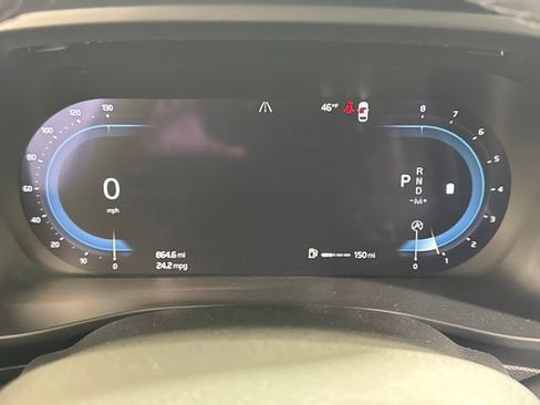 Used 2023 Volvo XC40 B5 Core image 25