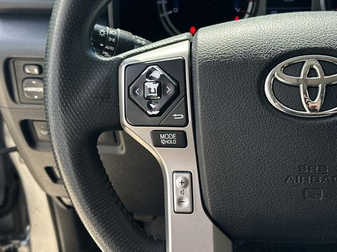 Certified 2019 Toyota 4Runner Limited AWD/4WD image 18