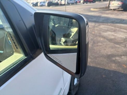 Used 2014 Ford F150 Lariat w/ Lariat Chrome Package image 8