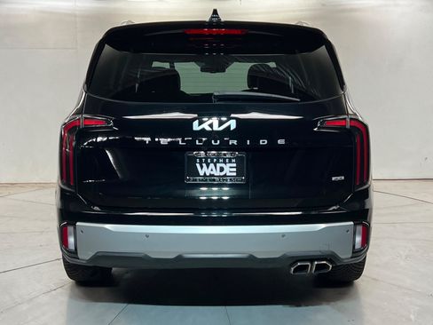Used 2023 Kia Telluride EX w/ EX Captain's Chair Package AWD/4WD image 4