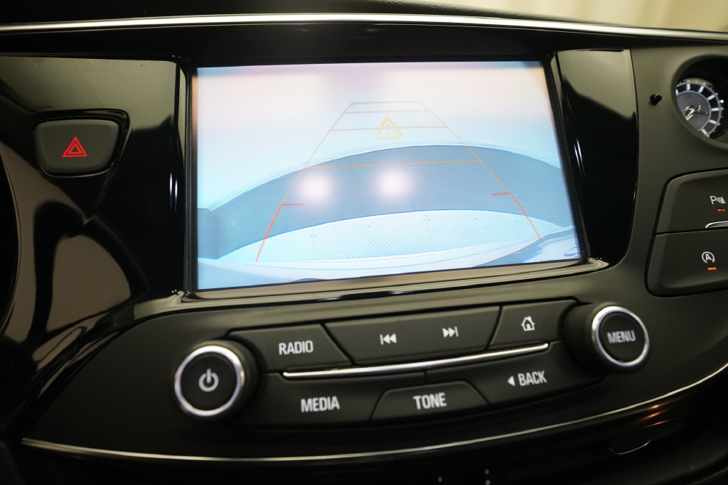 Used 2019 Buick Envision Essence FWD image 19