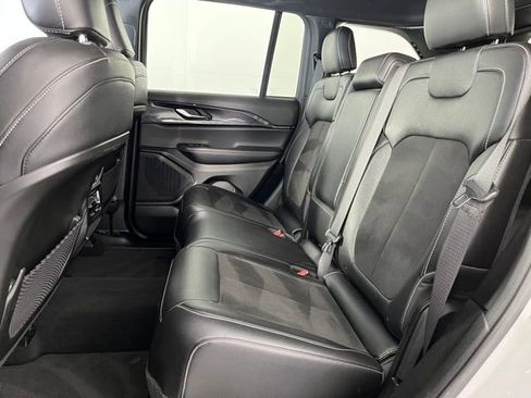 Used 2023 Jeep Grand Cherokee Altitude AWD/4WD image 36