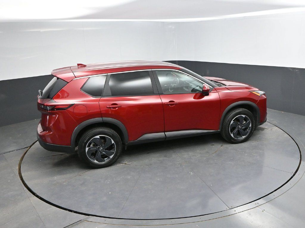 Used 2025 Nissan Rogue SV AWD/4WD image 27