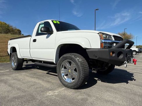 Used 2005 Chevrolet Silverado 1500 w/ Light Duty Power Package image 4