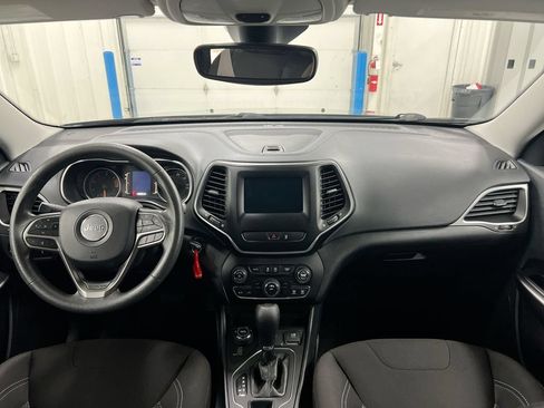 Used 2021 Jeep Cherokee Latitude AWD/4WD image 10