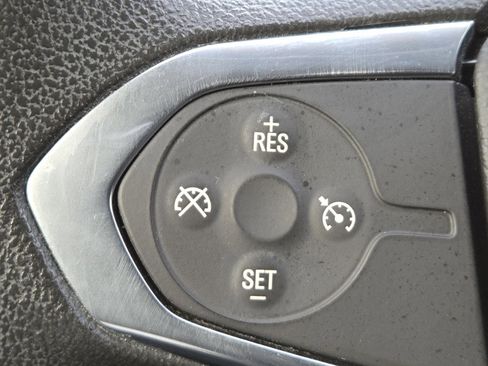 Used 2021 Chevrolet Traverse LS w/ LPO, Black Accent Package image 4