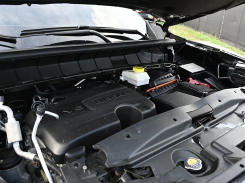 Used 2024 Nissan Pathfinder SL w/ SL Premium Package FWD image 18
