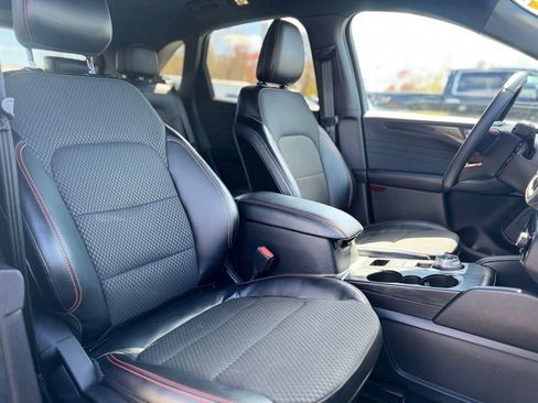 Used 2023 Ford Escape ST-Line w/ Tech Pack #1 AWD/4WD image 12