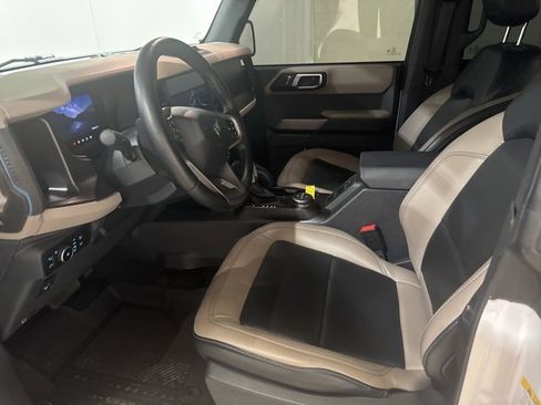 Used 2023 Ford Bronco Wildtrak image 11