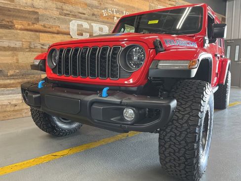 Used 2024 Jeep Wrangler Unlimited Rubicon 4xe AWD/4WD image 15