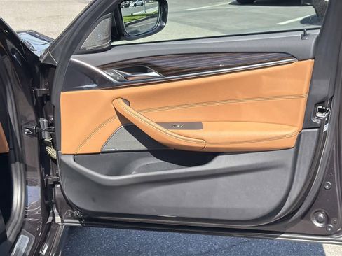 Used 2023 BMW 540i xDrive w/ M Sport Package image 33