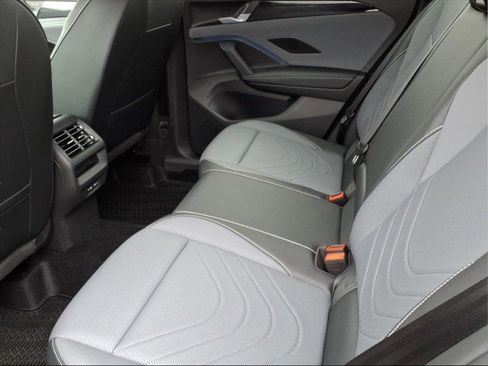 New 2026 Volkswagen Tiguan SE image 13