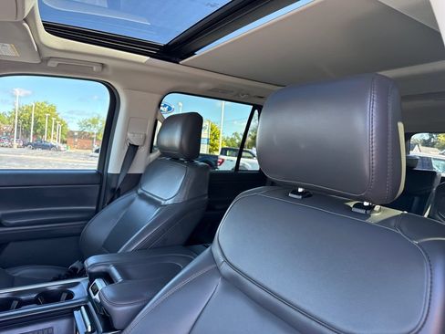Used 2025 Ford Expedition Active AWD/4WD image 35