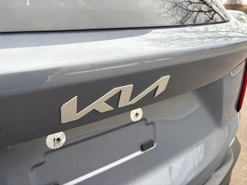 Used 2023 Kia Sorento LX image 47